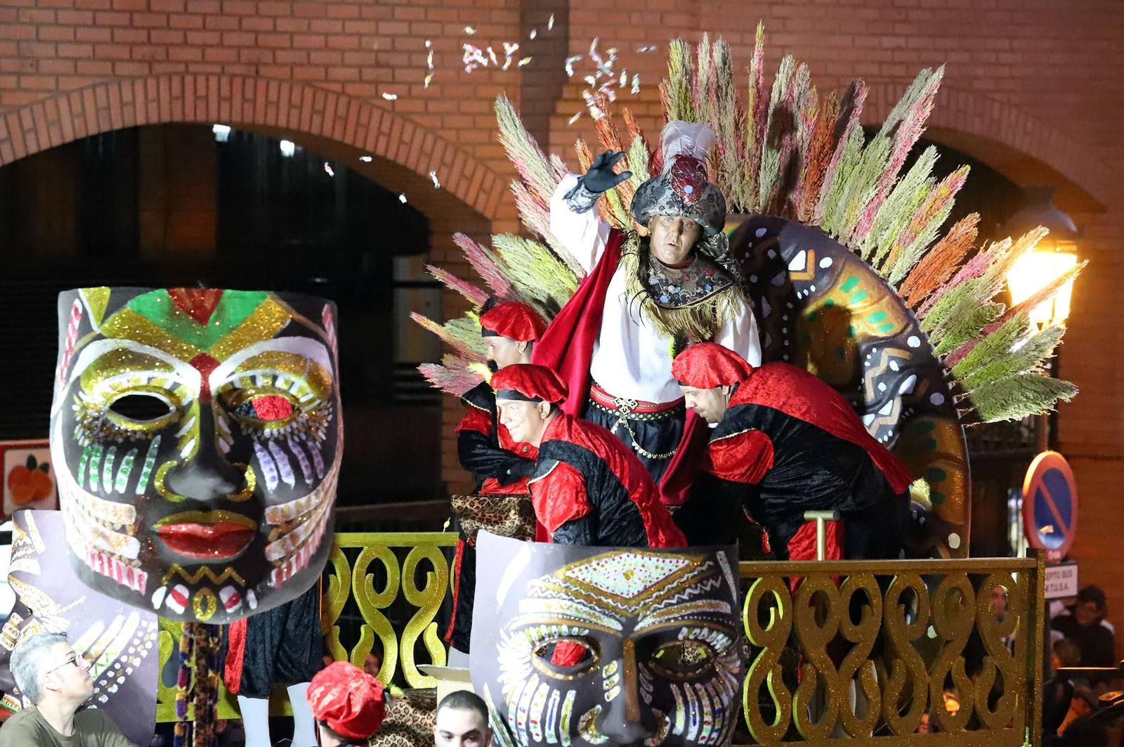 Imágenes de la cabalgata de los Reyes Magos de Huelva