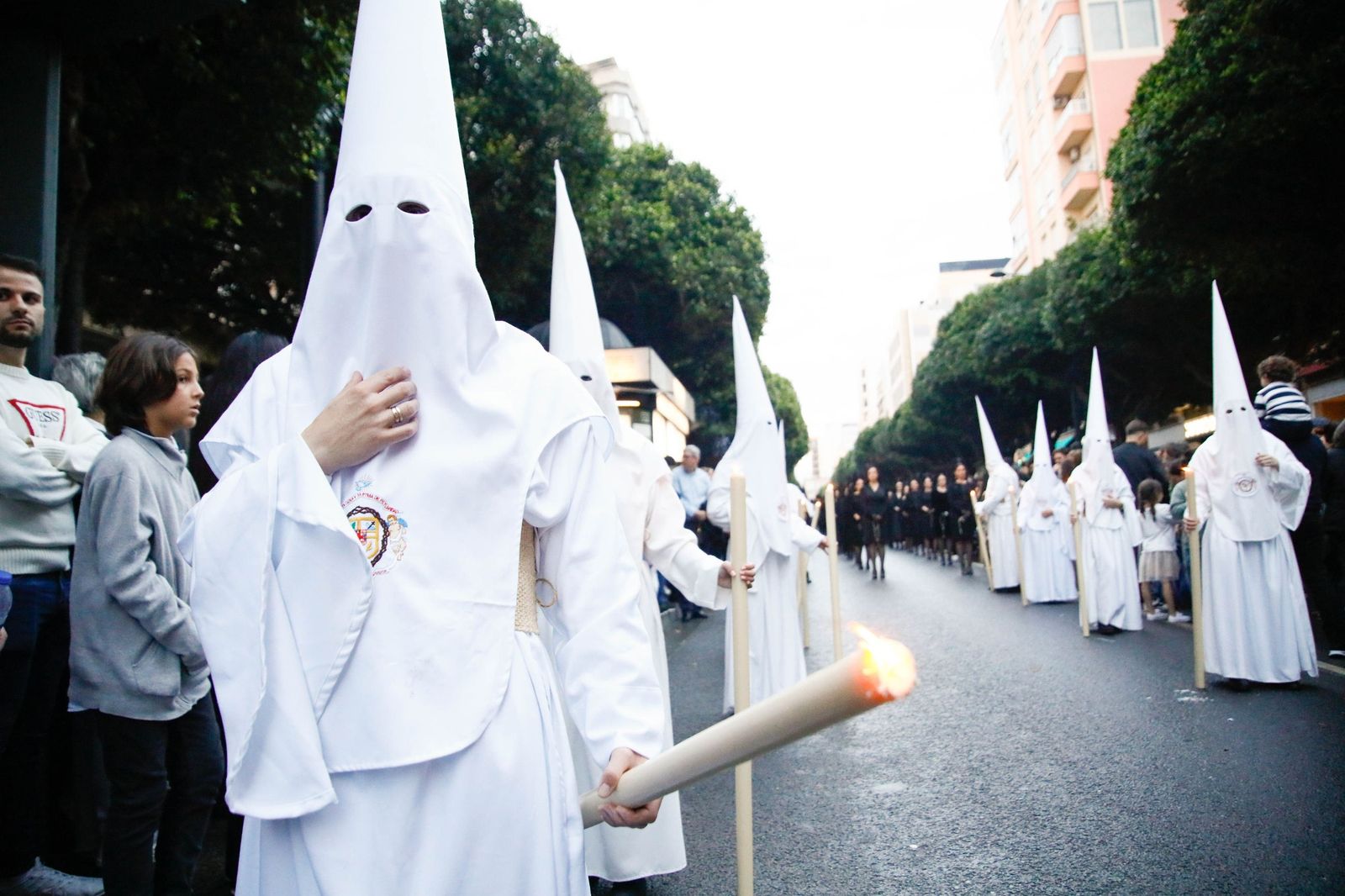 Penitentes de la Santa Cena, en el Paseo el pasado año.