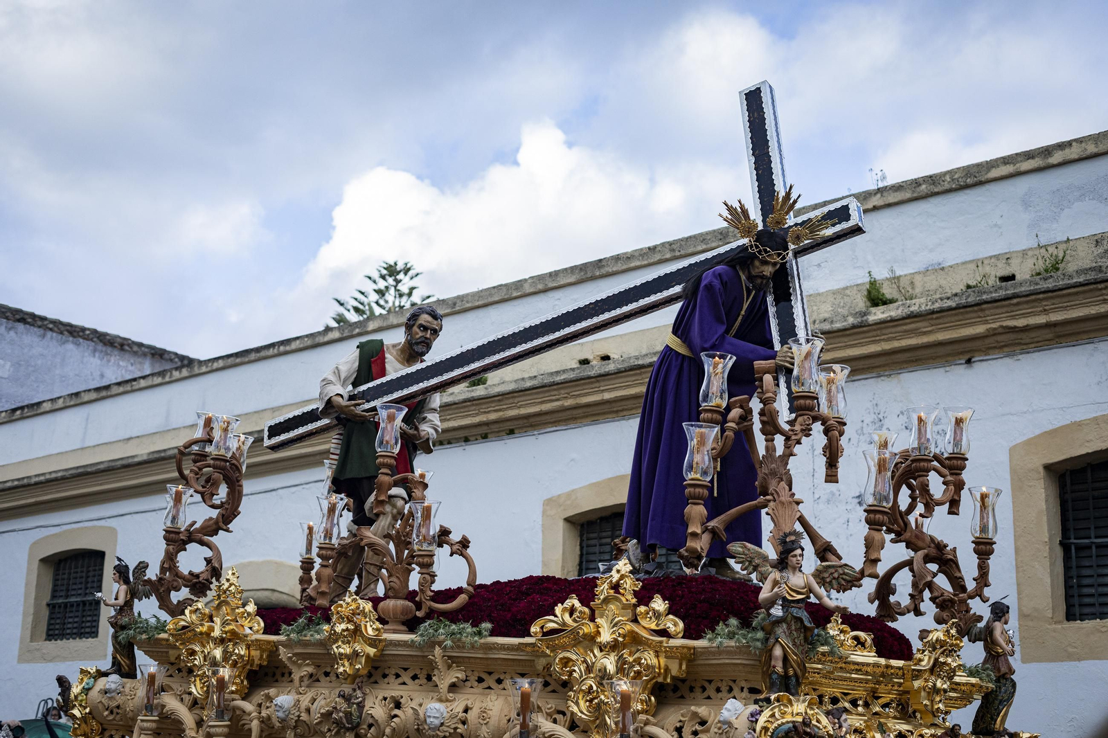 Las imágenes de Afligidos de El Puerto en el Lunes Santo de la Semana Santa 2025