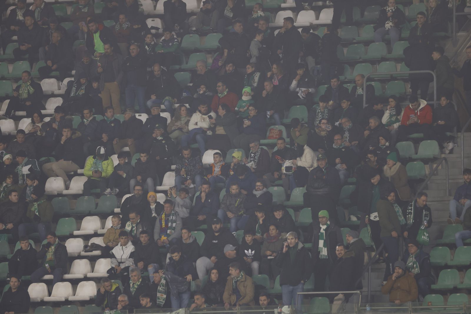 Búscate en las fotos del Betis-Barcelona