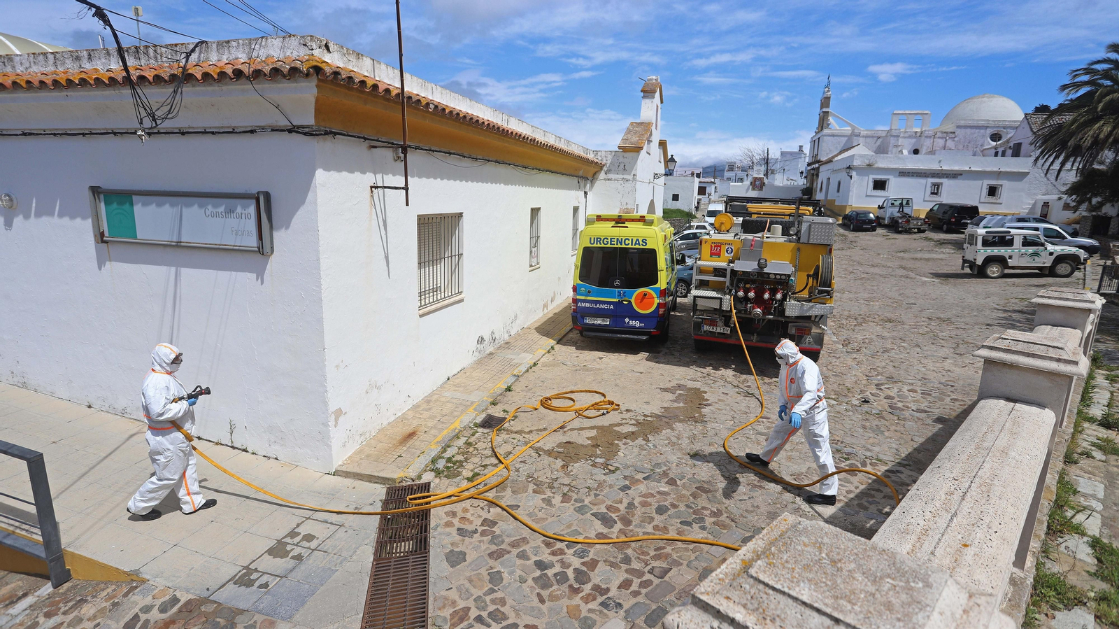 Tareas de desinfección del Infoca en Facinas