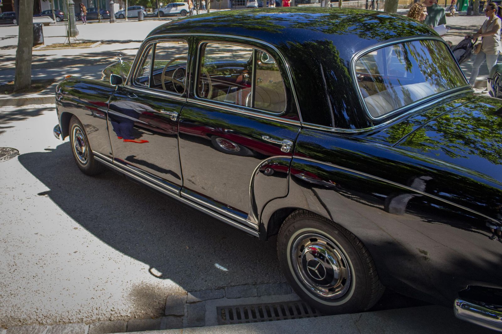 Los mejores coches del Festival Motor por la Vida que ha acogido el centro de Granada