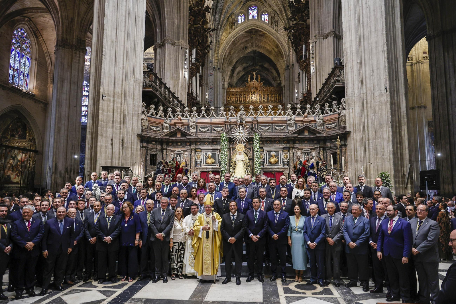 La coronación de la Virgen del Rocío en imágenes