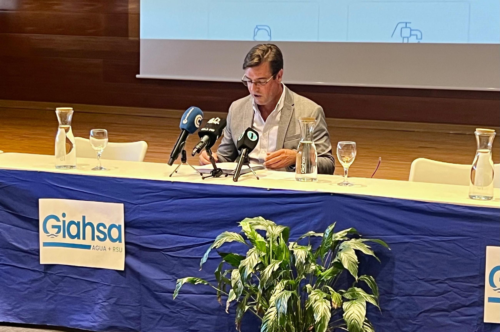 Diego del Toro, presidente de la MAS, durante la rueda de prensa celebrada en la sede de Giahsa en Aljaraque.