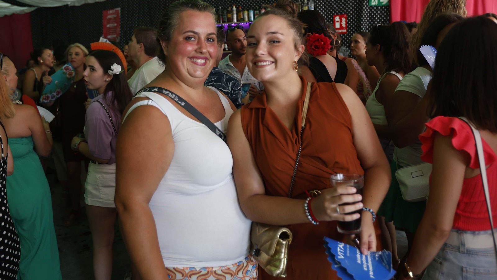 Búscate en las fotos del miércoles, día de la mujer, en la Feria de La Línea 2023