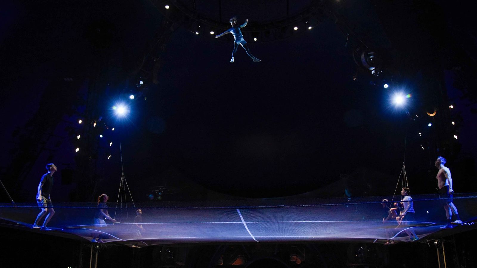 Ensayos y preparativos para el estreno del Circo del Sol en Sevilla 2026