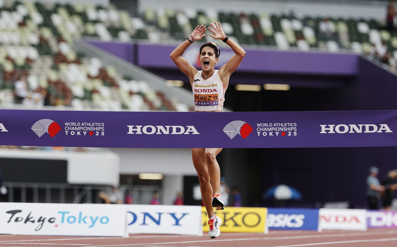 Las mejores fotos del nuevo oro mundial de María Pérez