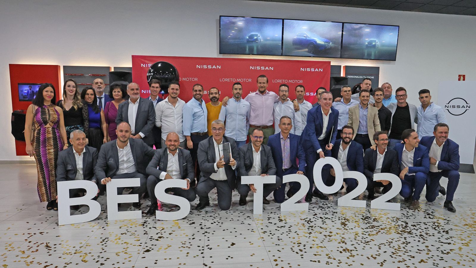 Trabajadores y personalidades.