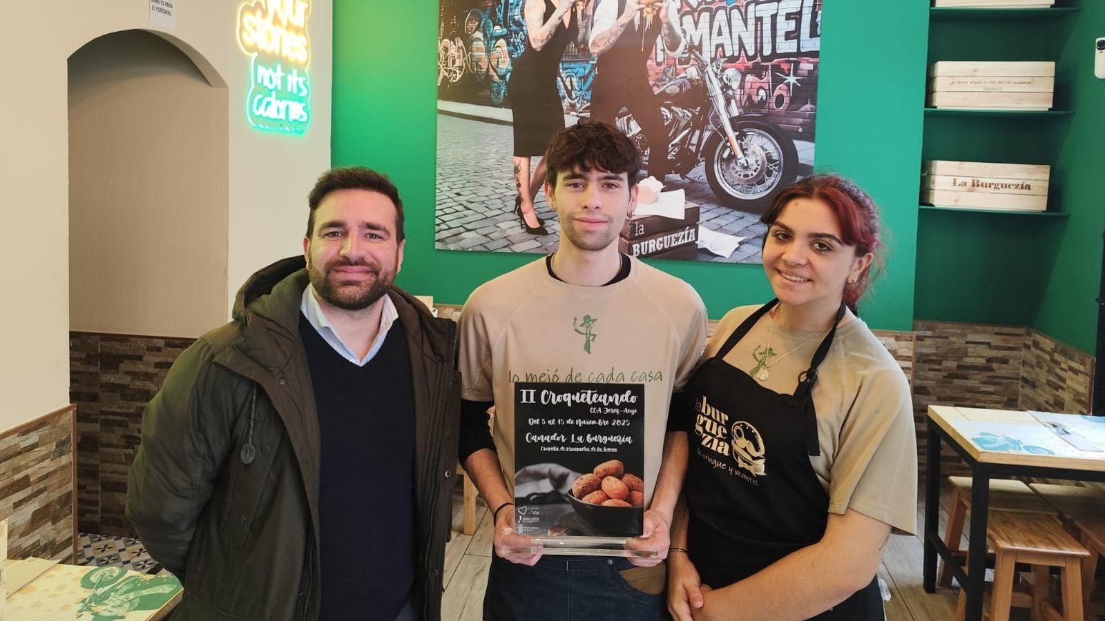 Responsables de La Burguezía, con el primer premio de Croqueteando.