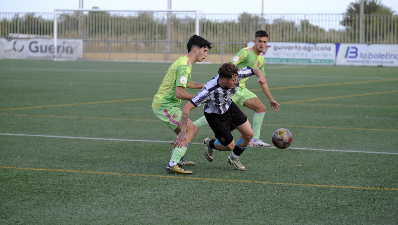 Imágenes del partido de fútbol juvenil La Cañada-Málaga