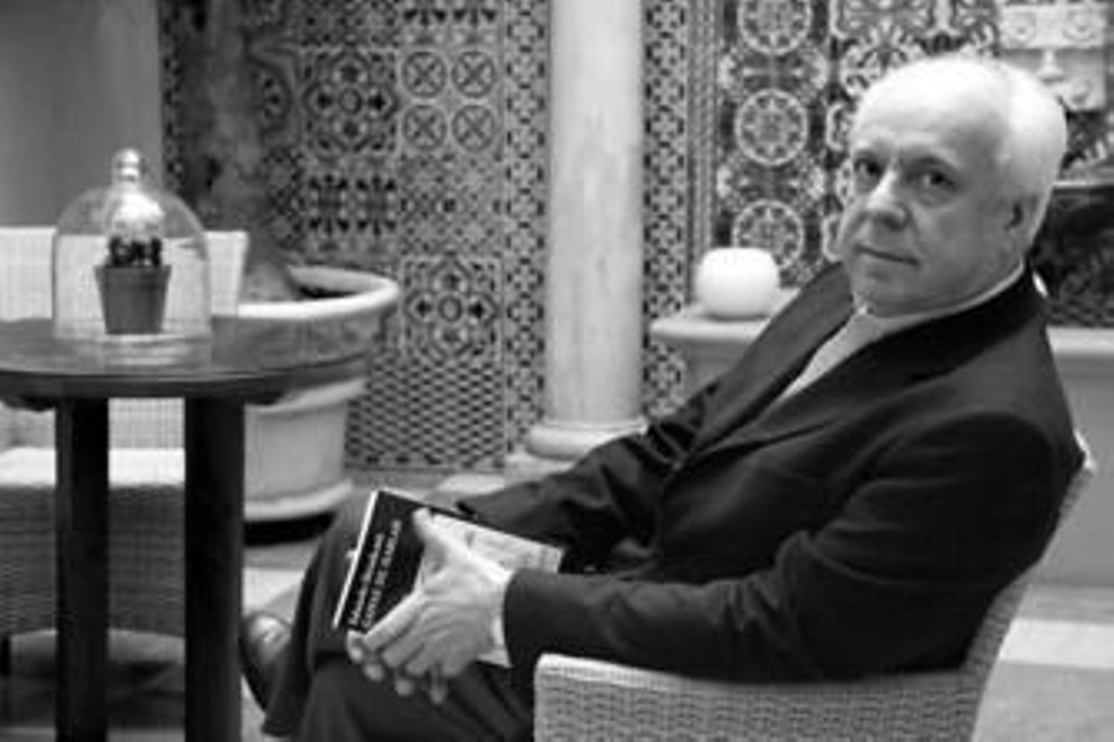 Mendicutti convierte en protagonista de su libro una forma de hablar con posibilidades de perderse.