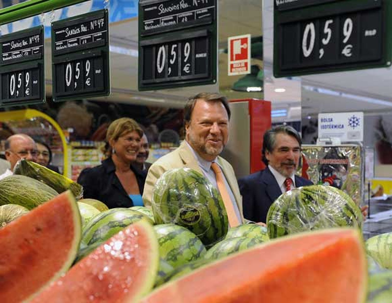 El nuevo mercado de Sevilla Este funde puestos tradicionales con una guardería y un centro de día