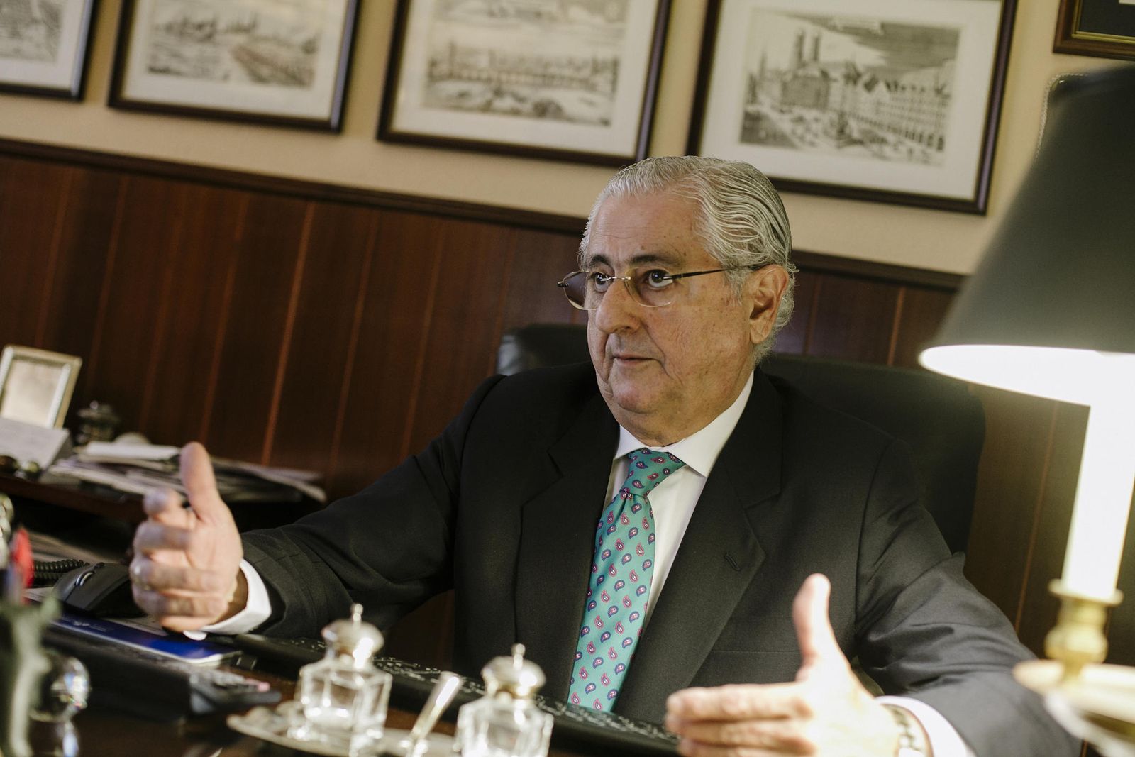 José Eduardo Sánchez, ex presidente del Colegio de Procuradores de Cádiz, durante la entrevista en su despacho.