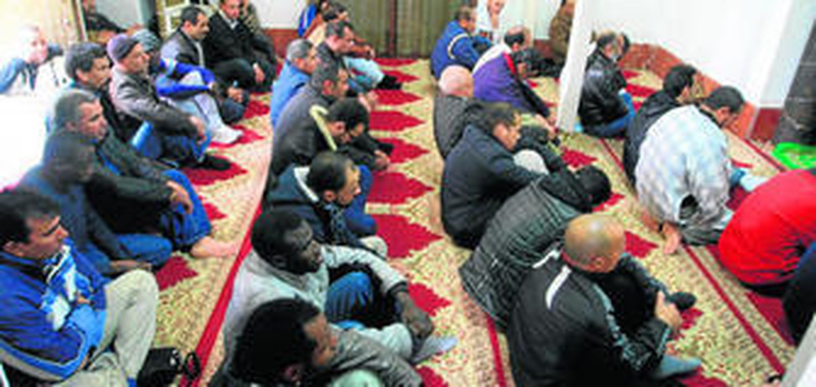 El Morabito de la plaza de Colón, el pasado viernes a la hora del rezo de mediodía.