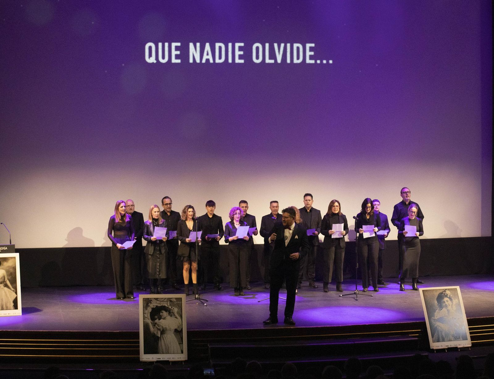 El estreno en Almería del largometraje documental "Concha Robles", en imágenes