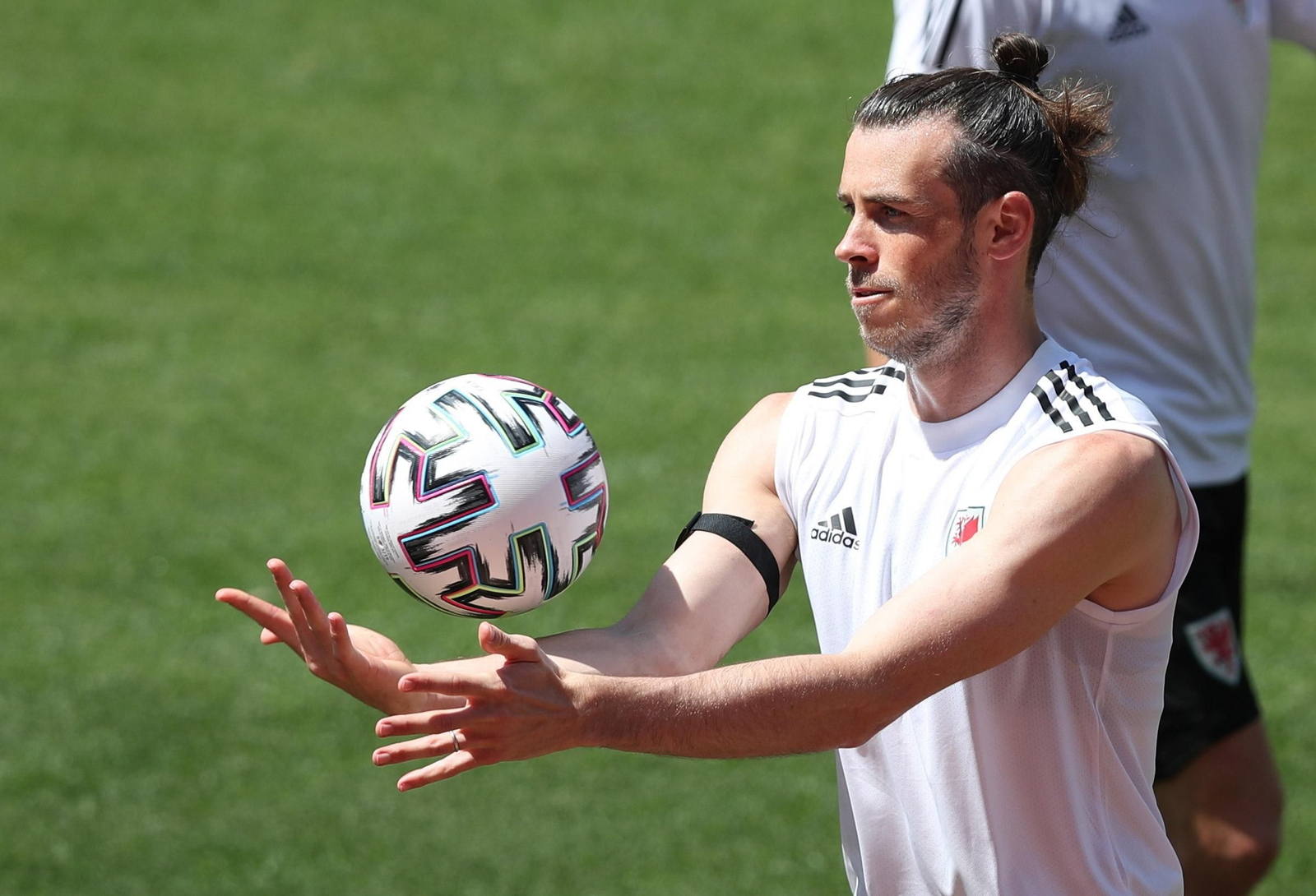 Gareth Bale en el entrenamiento con Gales