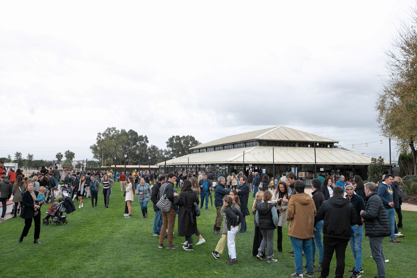 Búscate en las carreras de caballos de Pineda