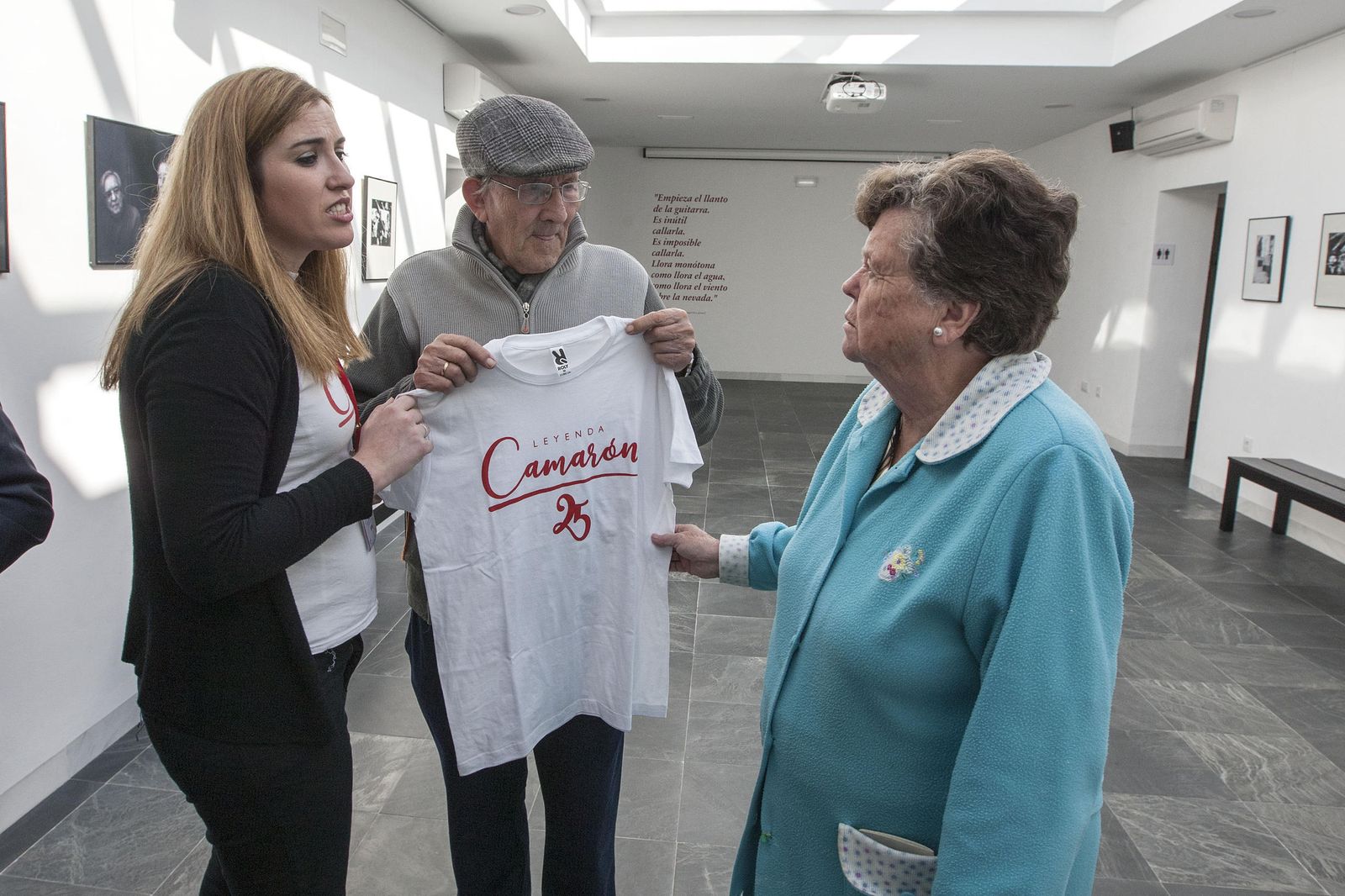 Juan Foncubierta, el último inquilino del patio de vecinos en el que nació Camarón, ayer en la casa natal.