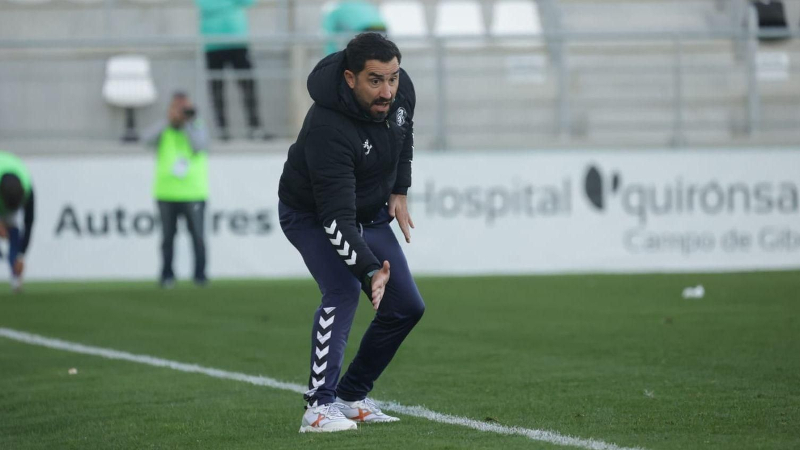 Fernández Rivadulla, este domingo en la banda del Ciudad de La Línea