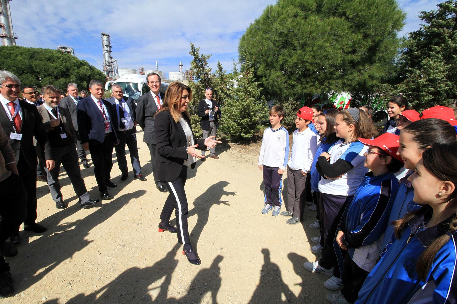 La presidenta de la Junta de Andalucía, Susana Díaz, y el consejero delegado de Cepsa, Pedro Miró, inauguran el proyecto 'Optimización de Aromáticos' de Cepsa, en imágenes