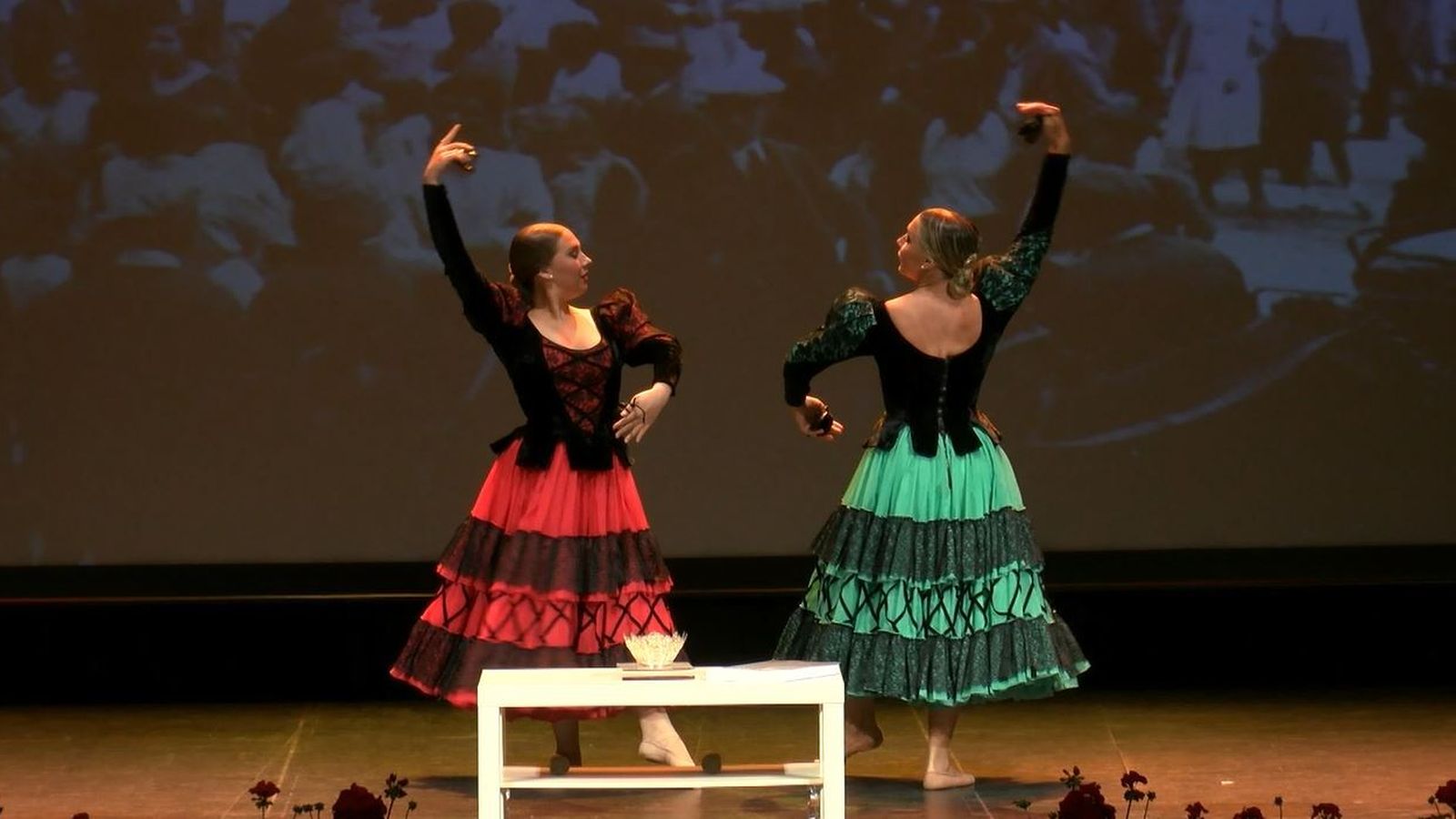 Actuación del Grupo de Danza Adolfo de Castro