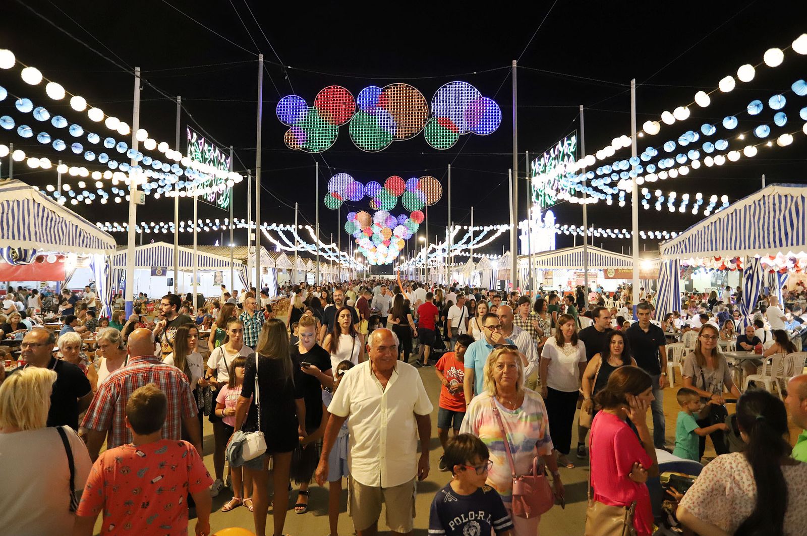 Imágenes de los "Abuelos de las Colombinas 2019" y del ambiente en el recinto