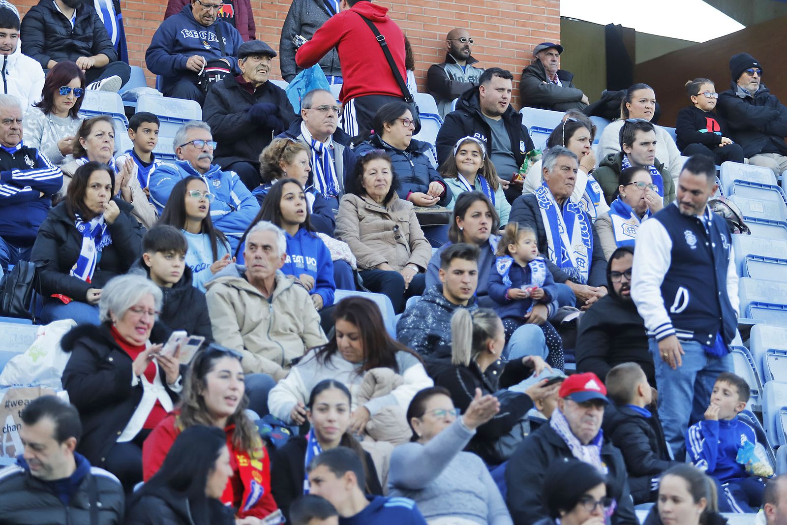 Imágenes del ambiente en el encuentro entre el Recreativo de Huelva y el Real Murcia