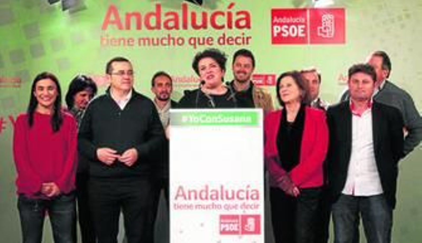Los candidatos del PSOE por la provincia de Granada, con su número uno al frente, Teresa Jiménez, en la comparecencia tras conocer los resultados.
