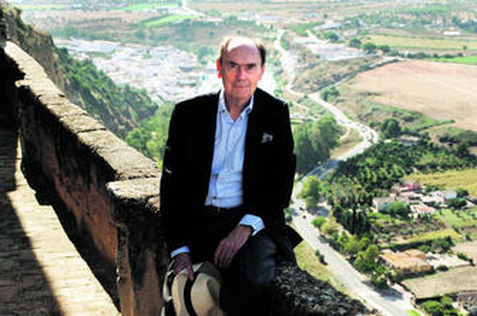 "Los cursis deterioran el idioma, nunca los catetos"