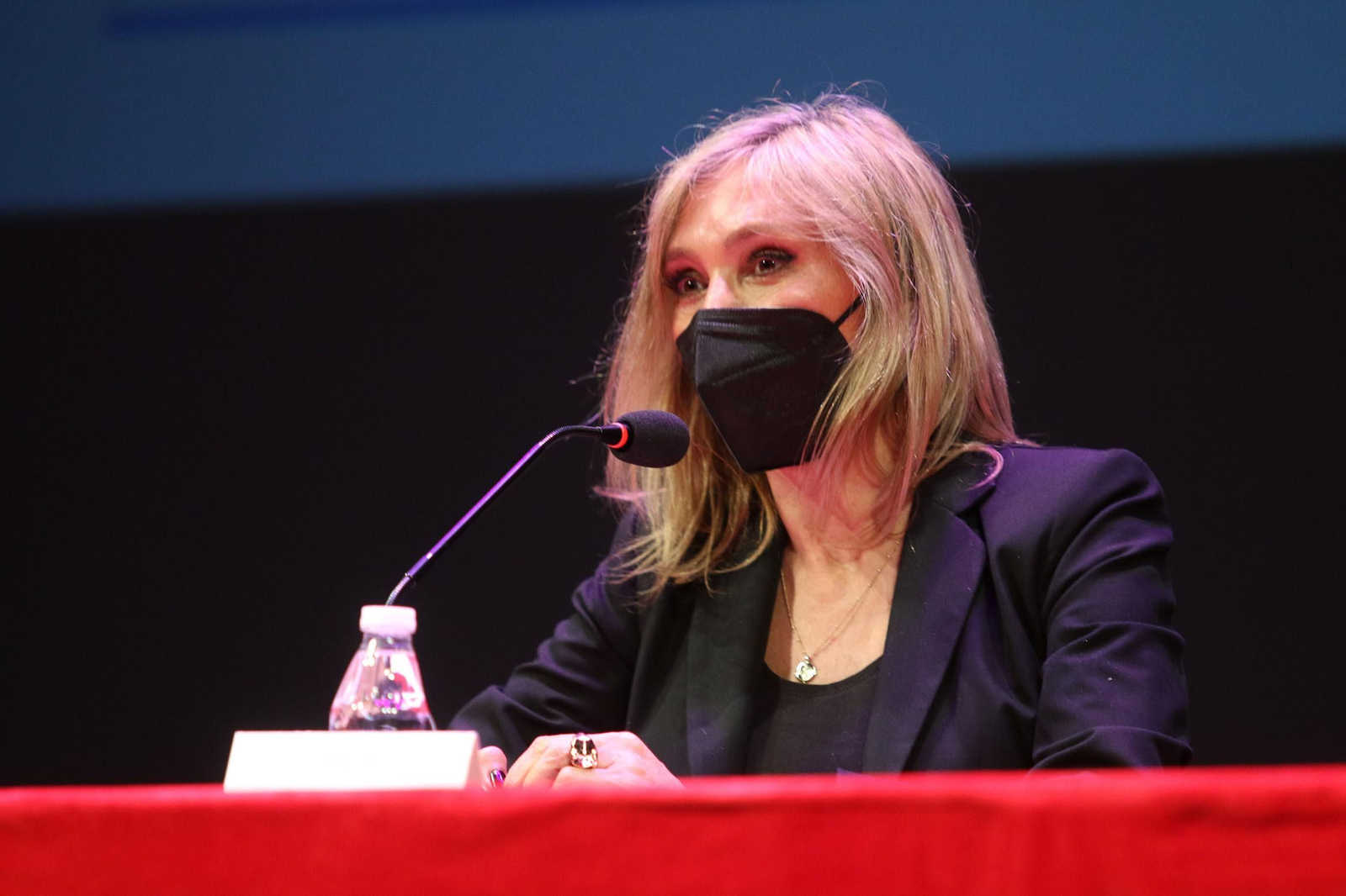 Fotogalería Diario de los Libros, con Marta Robles y su obra 'Pasiones carnales'