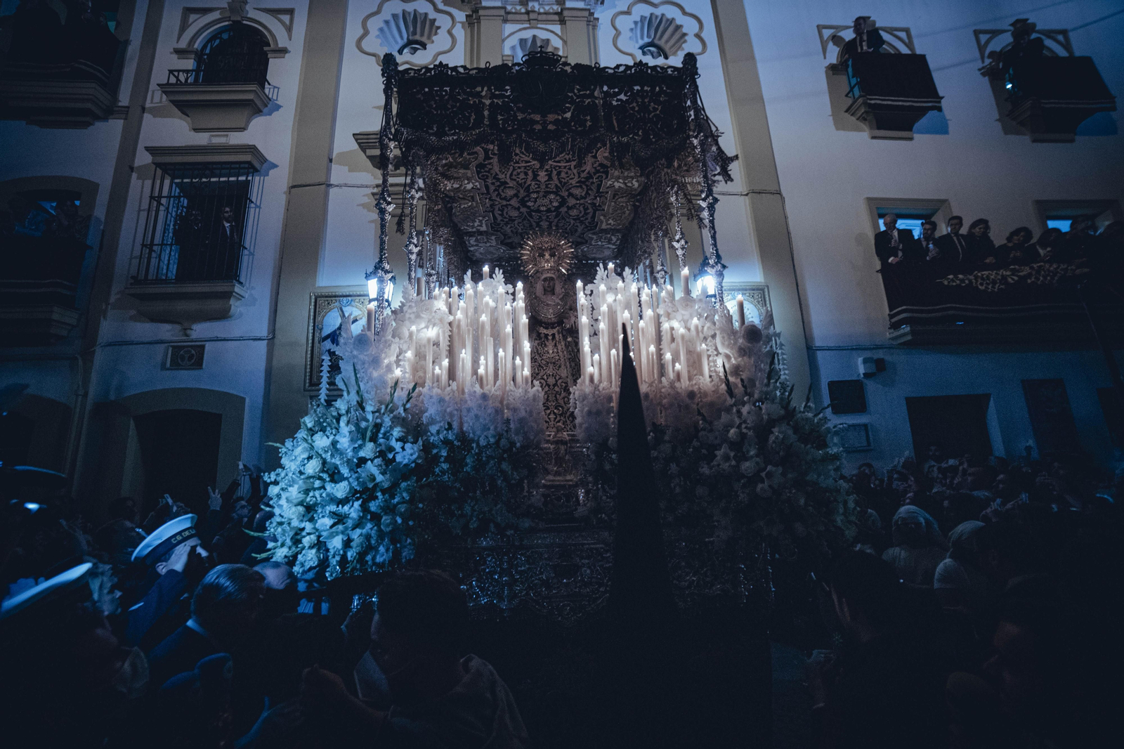 Las imágenes de la salida de la hermandad de la Esperanza de Triana