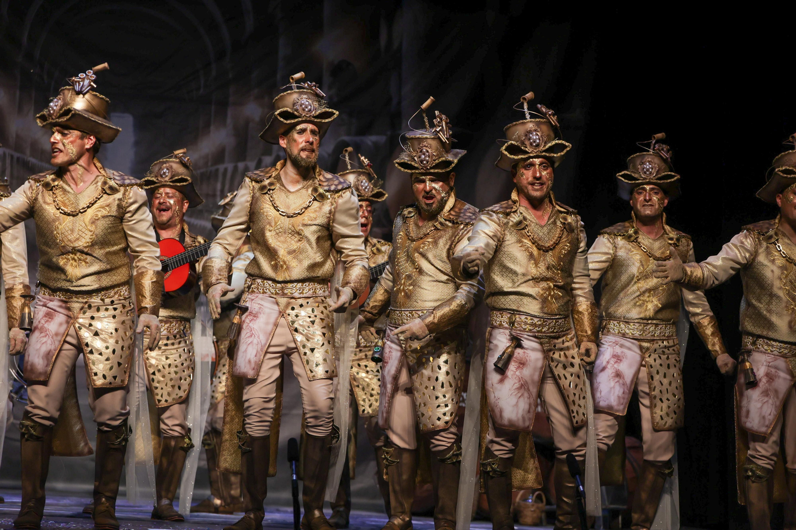 Imágenes de la actuación de la comparsa de Bollullos Par del Condado "La Sacristía" en las semifinales del Carnaval Colombino