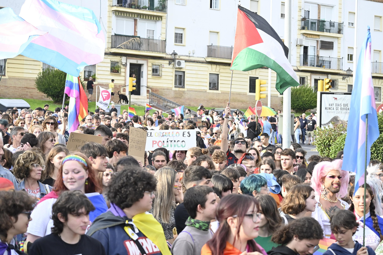 Las mejores imágenes de la manifestacióndel del Orgullo LGTBI en Huelva