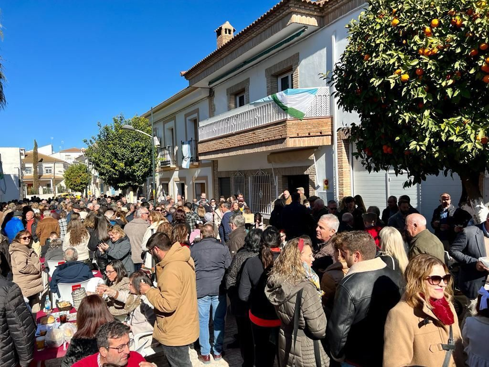 La procesión del patrón y la fiesta del pavo con fideos en San Sebastián de los Ballesteros, en imágenes