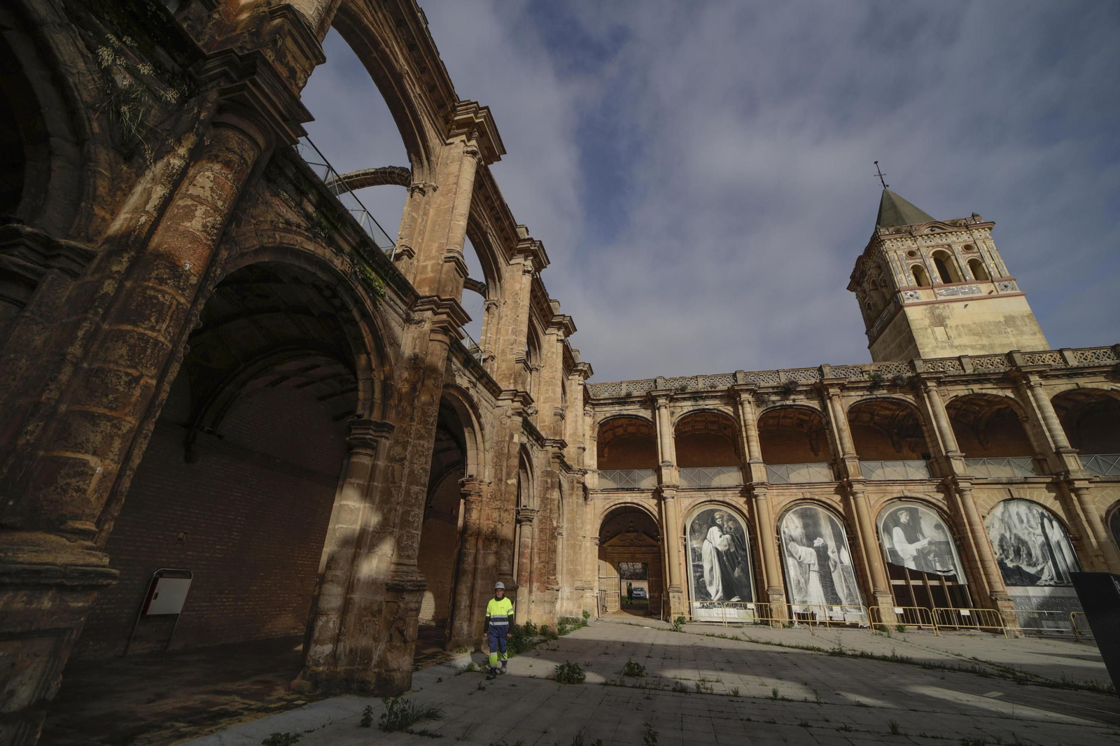 El claustro del Monasterio de San Jerónimo.