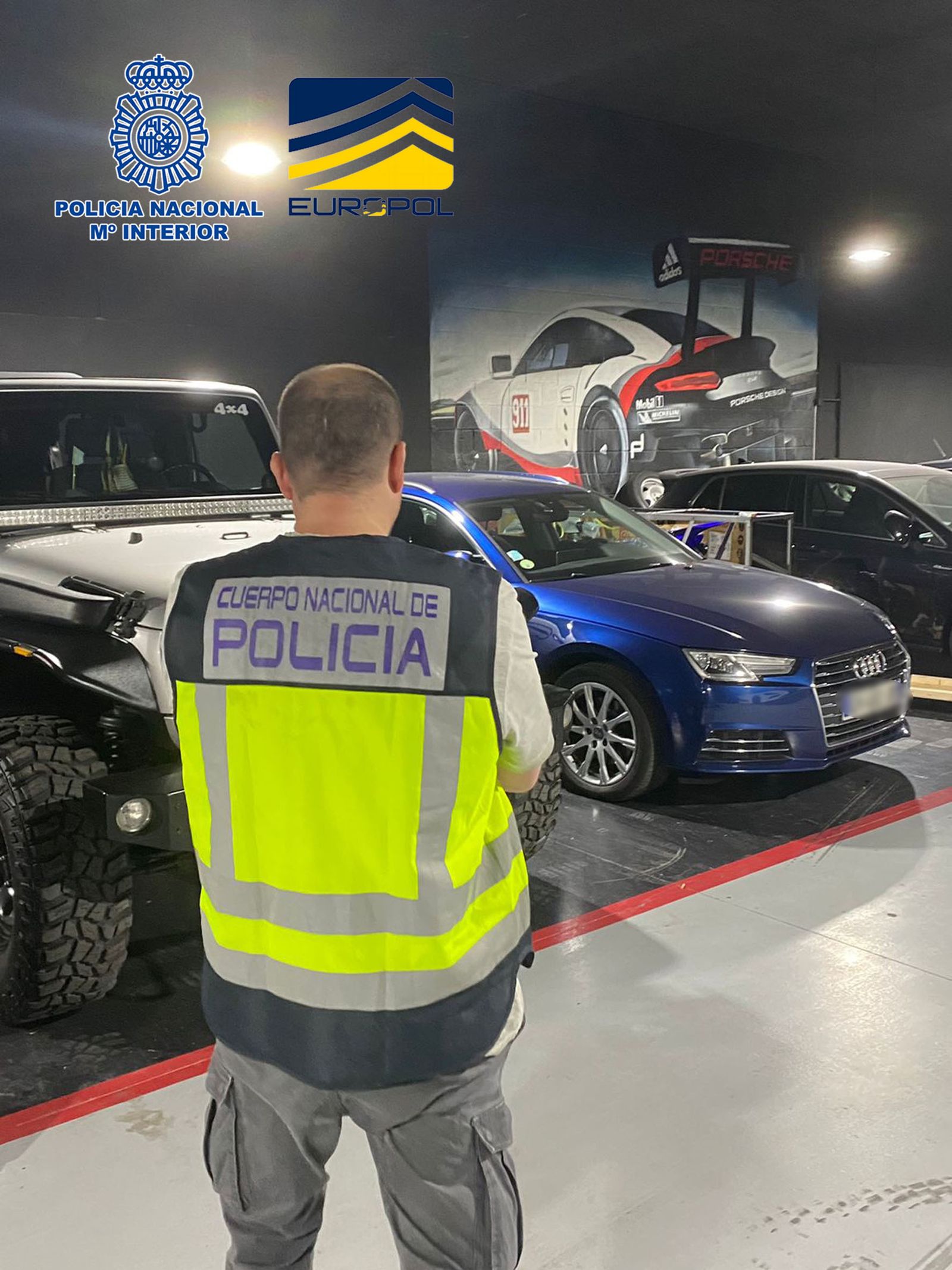 Algunos vehículos intervenidos durante la operación.