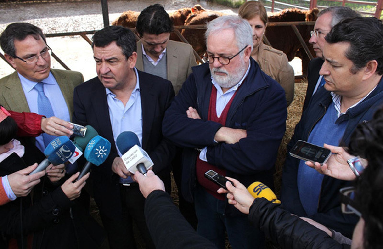 El ministro Arias Cañete visita el Centro Agrícola Ganadero de Jerez