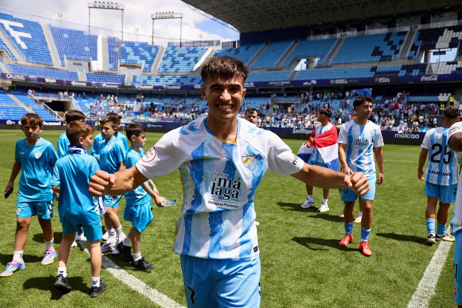 Las fotos de la celebración del ascenso del filial del Málaga CF