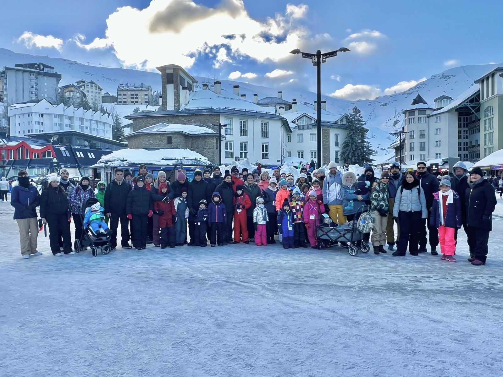 Vecinos de Palos de la Frontera en su viaje a Sierra Nevada.
