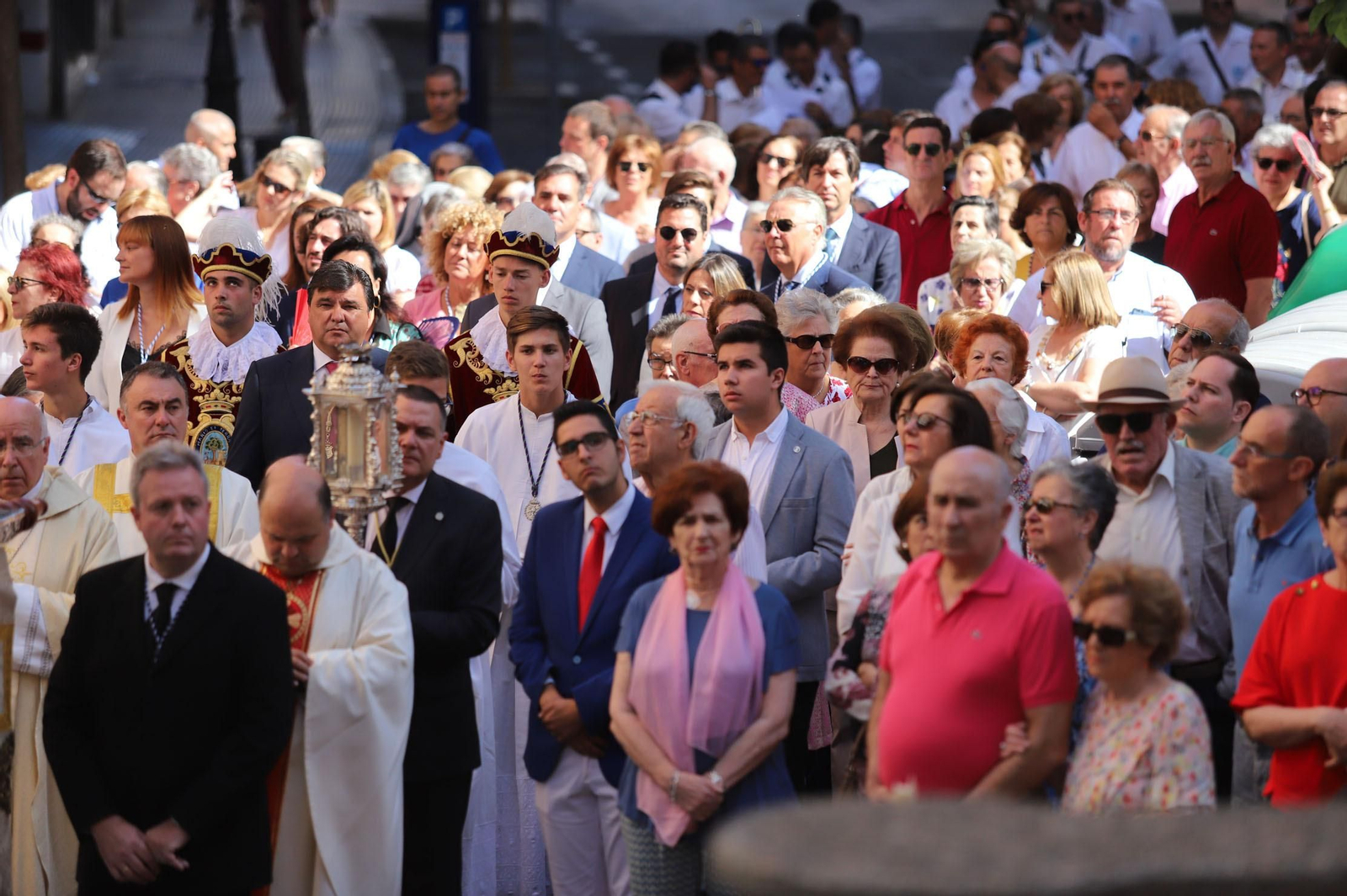 Imágenes del Corpus Christi recorriendo las calles de Huelva