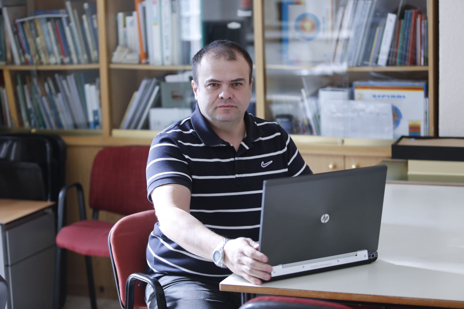 David Medina, presidente de la asociación Aspansor, en la sede de la entidad en la calle Altozano.