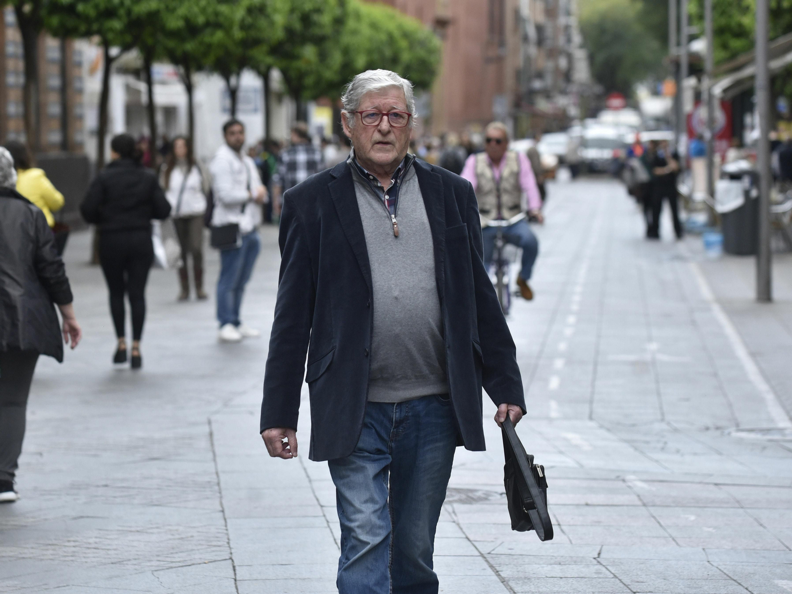 Joaquín Arbide, en la calle San Jacinto.