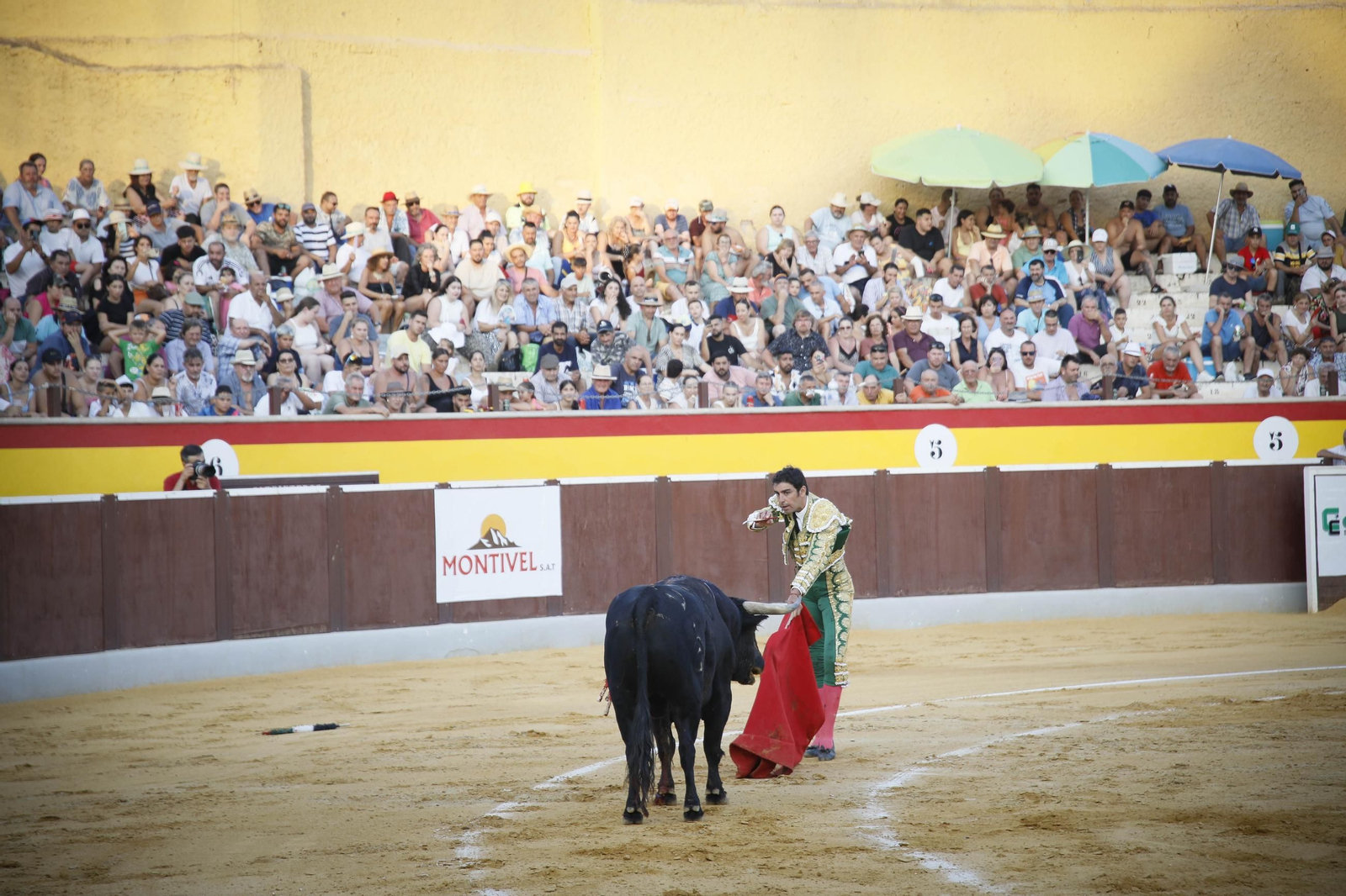 Corrida de toros Berja con un toro indultado, en imágenes