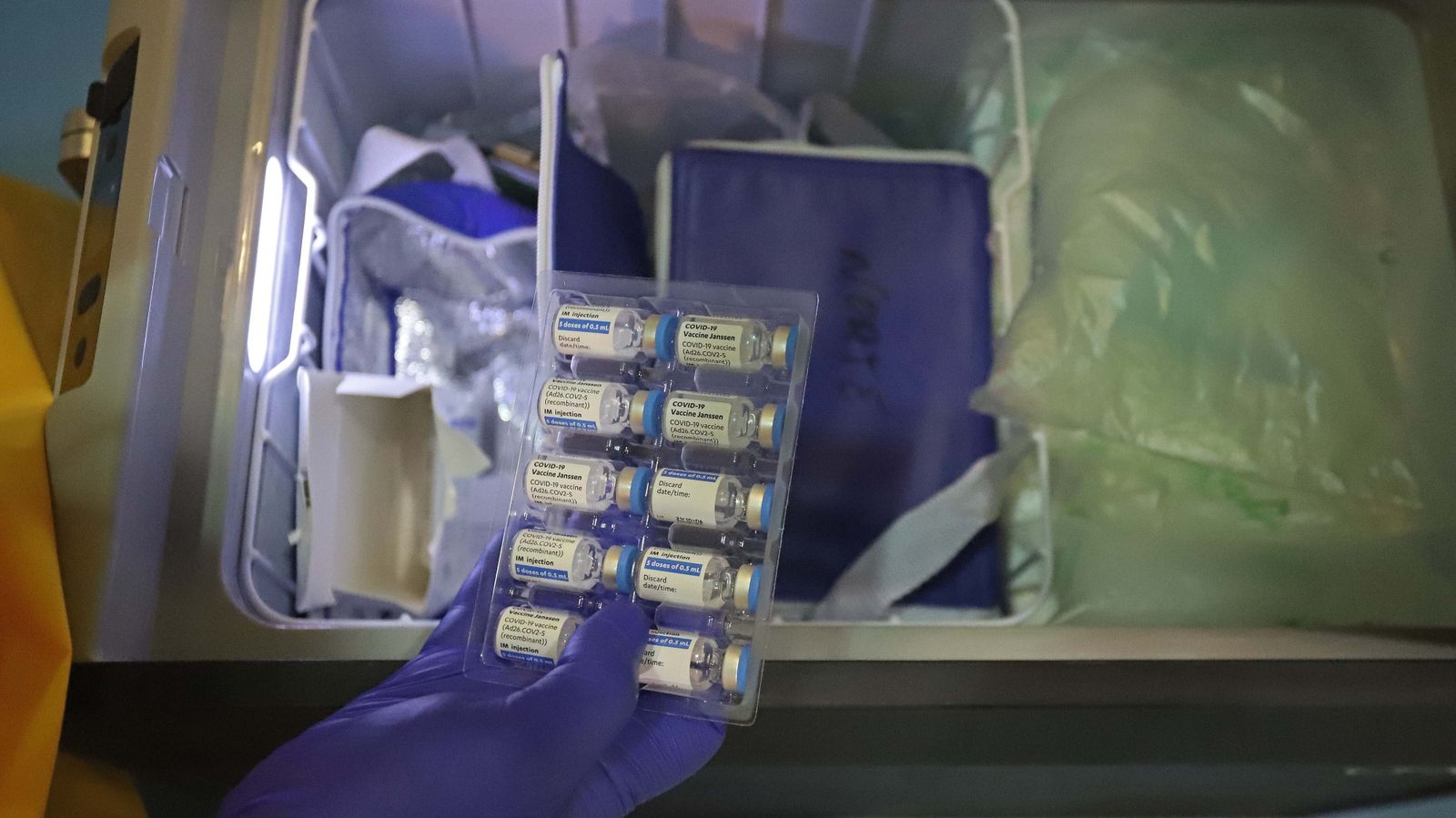 Fotos de la vacunación de estibadores en Algeciras