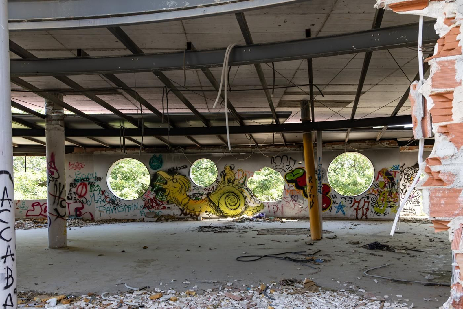 Este es el lamentable estado que presenta el parque acuático de Jaén en 2024