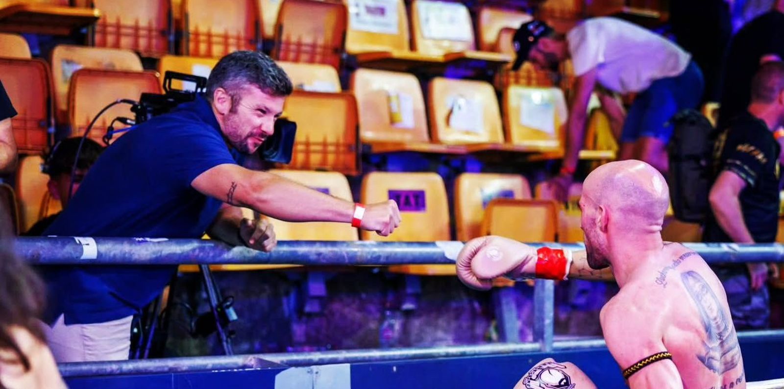 Saludo entre Javier García Taboada y Carlos Coello.