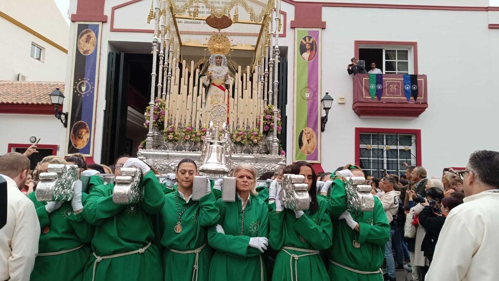 El trono de María Santísima del Auxilio en Benalmádena.