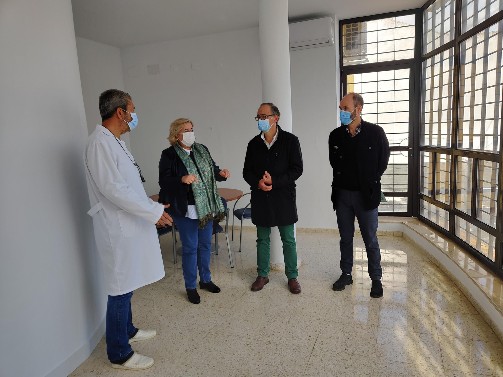 Manuela Caro y Antonio Ortega visitan las obras del centro de salud de Moguer.