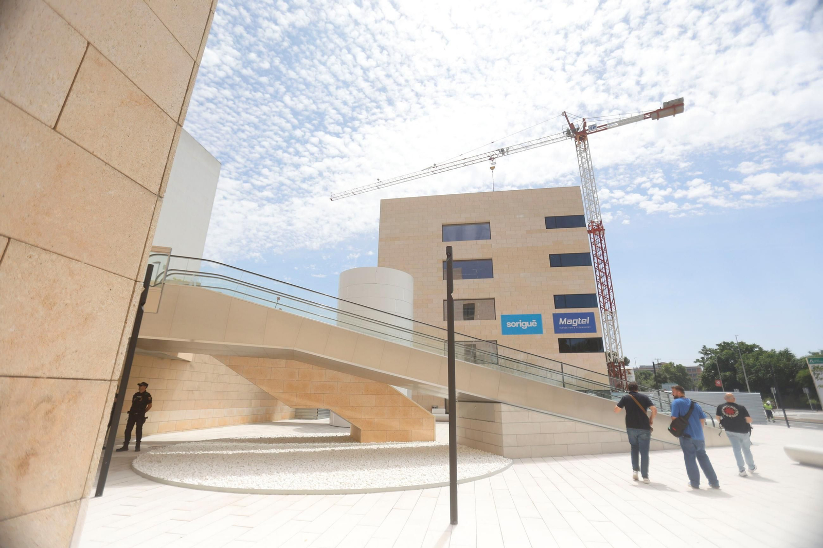 Obras del nuevo edificio de consultas externas materno-infantiles del Reina Sofía