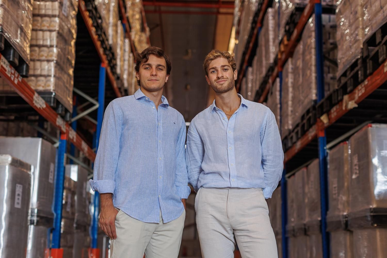 Manuel Monterrubio y Antonio Faya, fundadores de Pacerín, en el almacén que tiene la empresa en Aerópolis